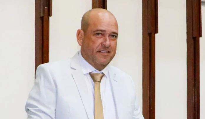 binho galinha ouvido